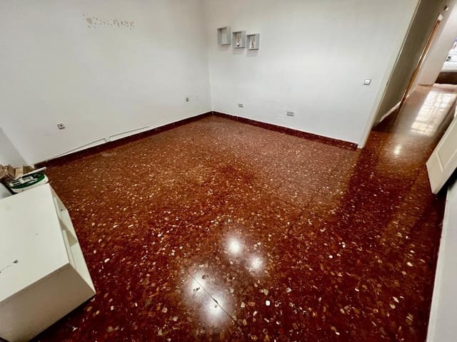 Local Comercial en Gamarra, Málaga ciudad en venta - 185.000 € (Ref: 9551661)