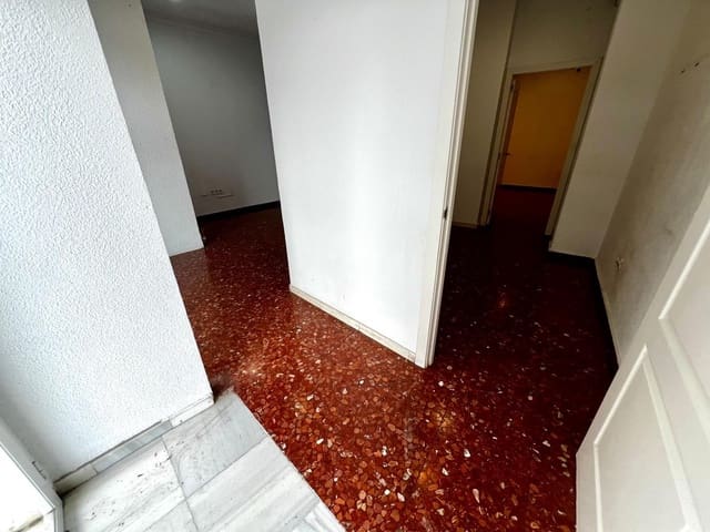 Local Comercial en Gamarra, Málaga ciudad en venta - 185.000 € (Ref: 9551661)