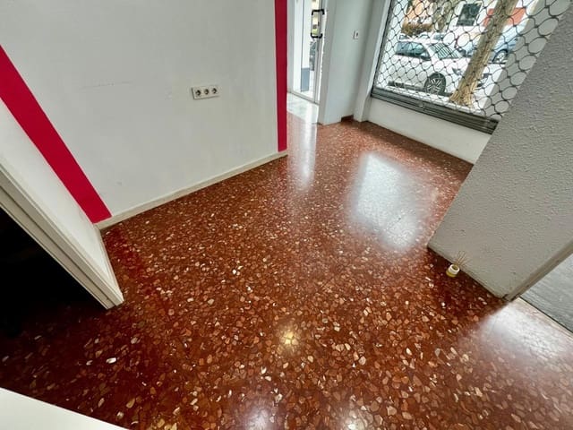 Local Comercial en Gamarra, Málaga ciudad en venta - 185.000 € (Ref: 9551661)