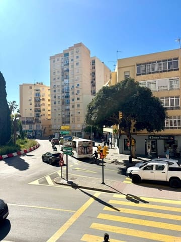 2 bedroom Flat for sale in Las Chapas, Málaga city - € 218,000 (Ref: 9555972)