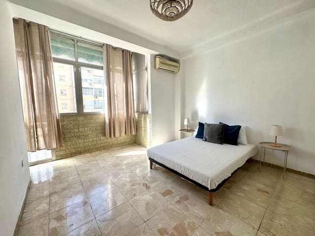 2 bedroom Flat for sale in Las Chapas, Málaga city - € 218,000 (Ref: 9555972)