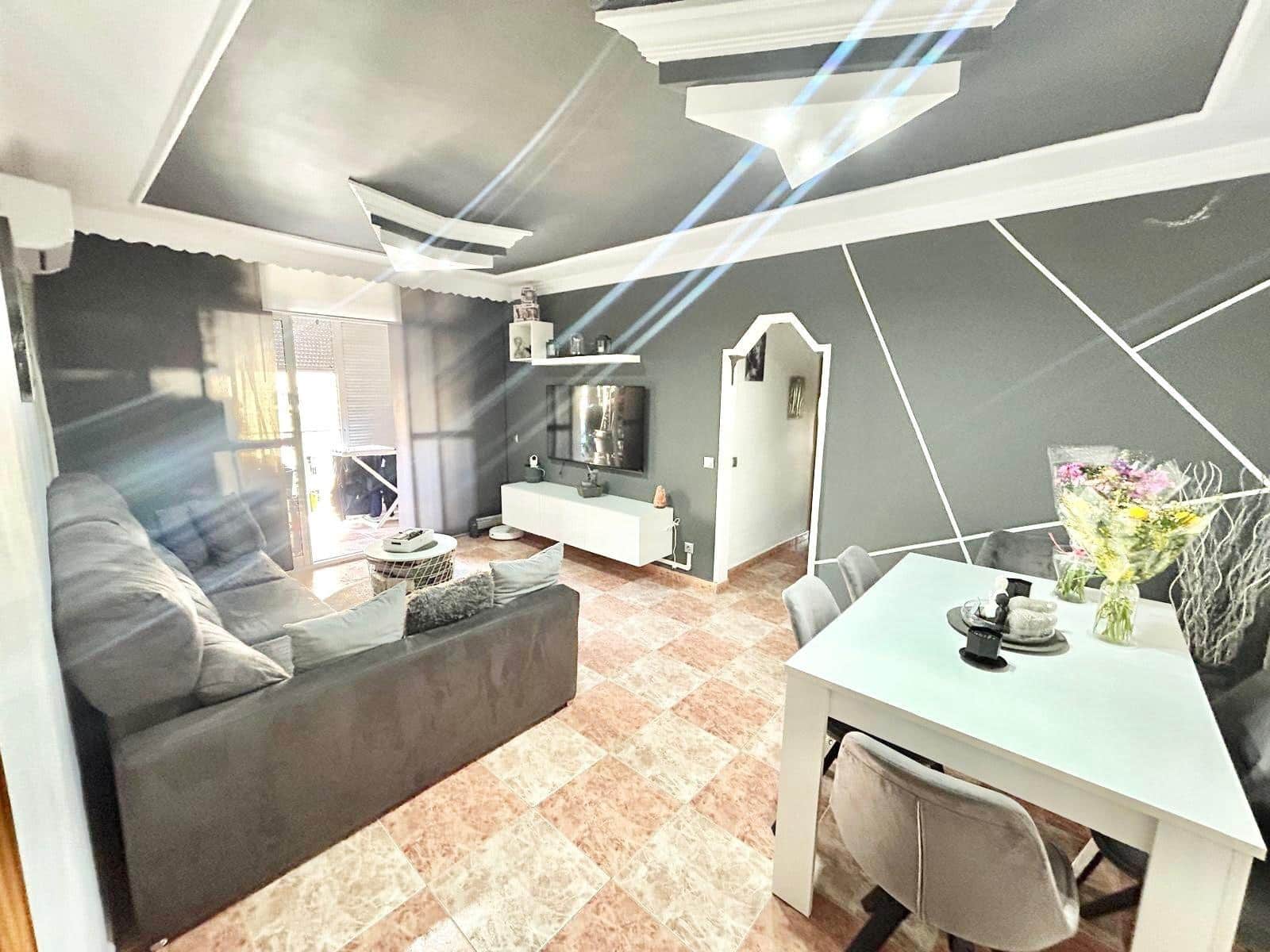 Piso de 3 habitaciones en Málaga ciudad en venta - 176.000 € (Ref: 9568772)