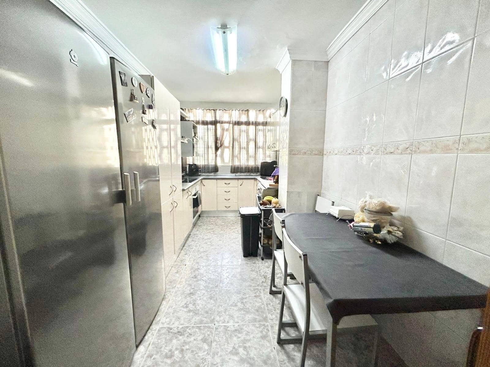 Piso de 3 habitaciones en Málaga ciudad en venta - 176.000 € (Ref: 9568772)