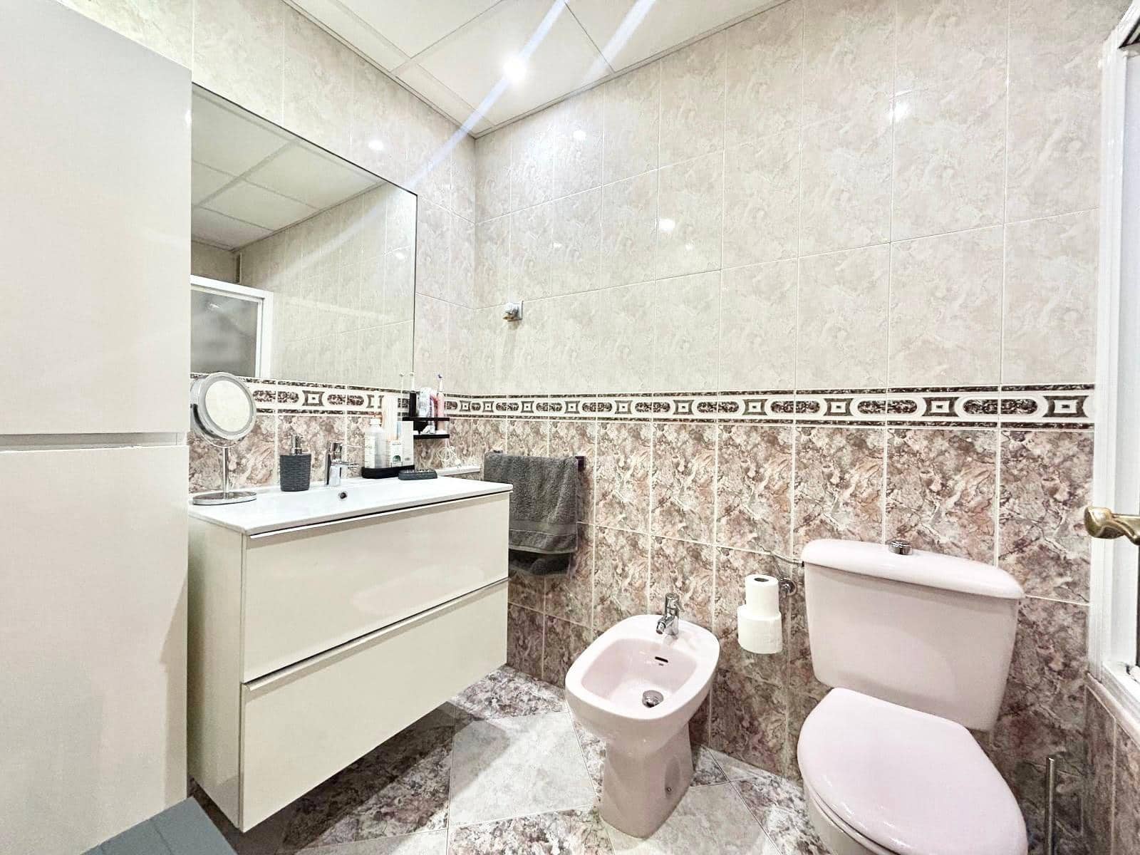 Piso de 3 habitaciones en Málaga ciudad en venta - 176.000 € (Ref: 9568772)