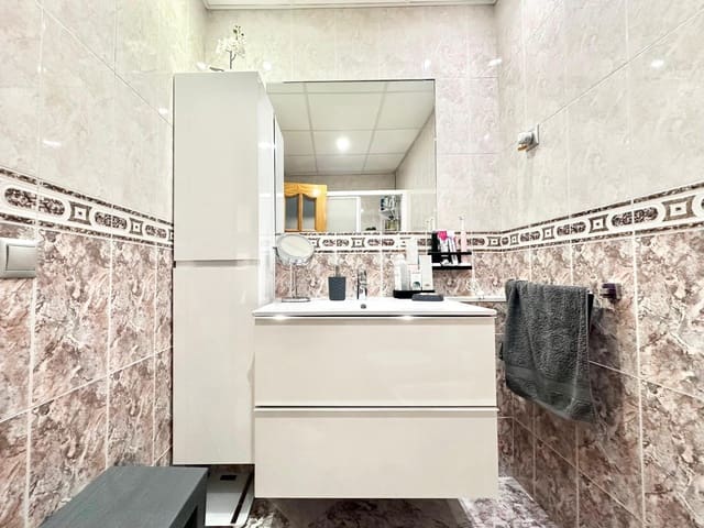 3 soveværelse Lejlighed til salg i Málaga by - € 176.000 (Ref: 9568772)