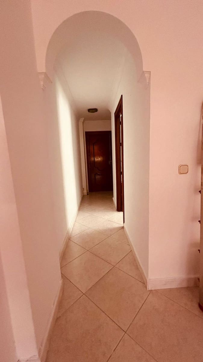 3 bedroom Flat for rent in Malaga city - € 1,100 (Ref: 9568773)
