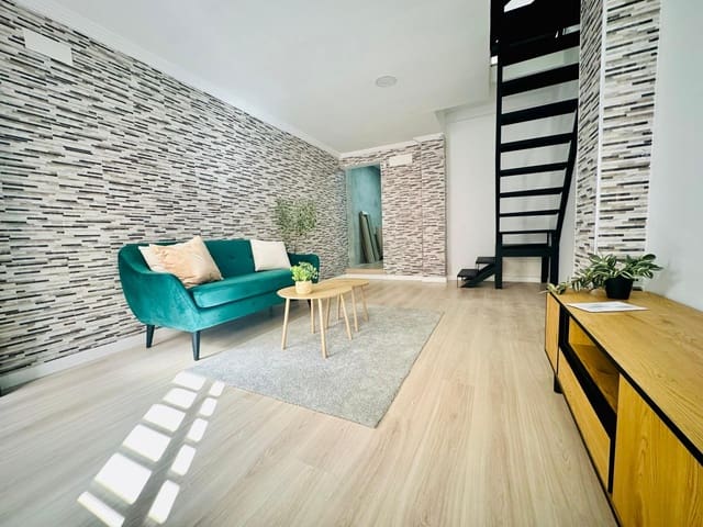 2 soveværelse Rækkehus til salg i Málaga by - € 269.000 (Ref: 9568774)