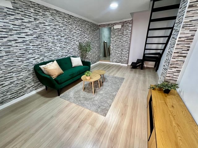 2 soverom Rekkehus til salgs i Gamarra, Málaga by - € 265 000 (Ref: 9568774)