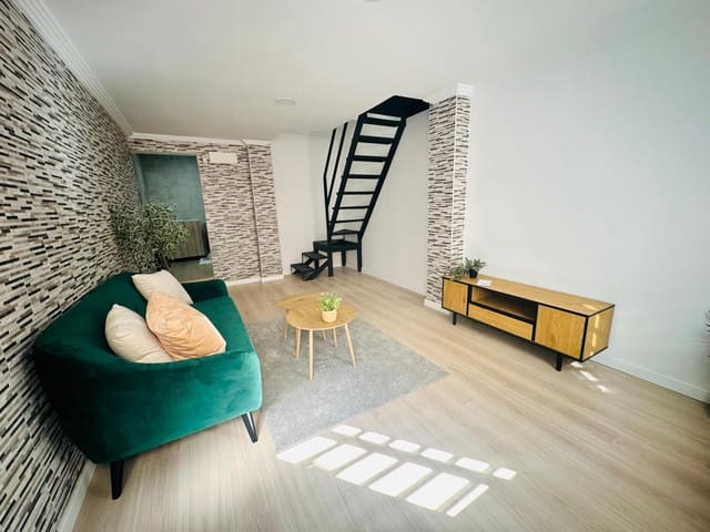 2 soverom Rekkehus til salgs i Gamarra, Málaga by - € 265 000 (Ref: 9568774)