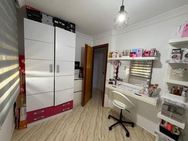 3 Zimmer Wohnung zu verkaufen in Málaga Stadt - 165.000 € (Ref: 9571290)