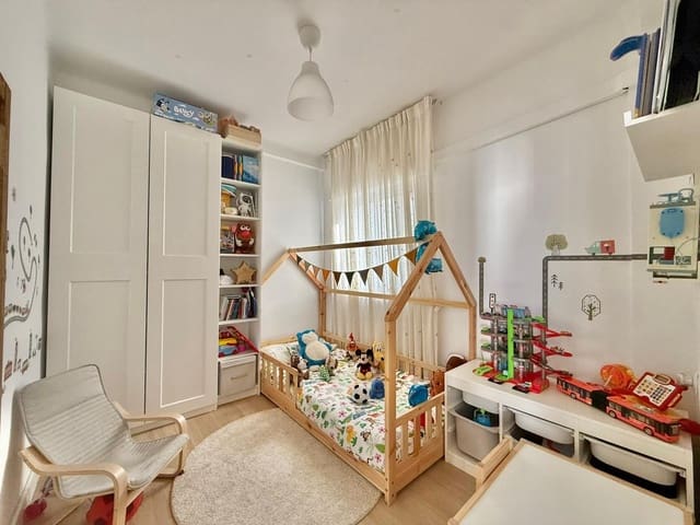 Piso de 3 habitaciones en Málaga ciudad en venta - 286.000 € (Ref: 9586609)