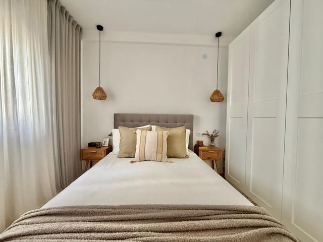 Piso de 3 habitaciones en Málaga ciudad en venta - 286.000 € (Ref: 9586609)