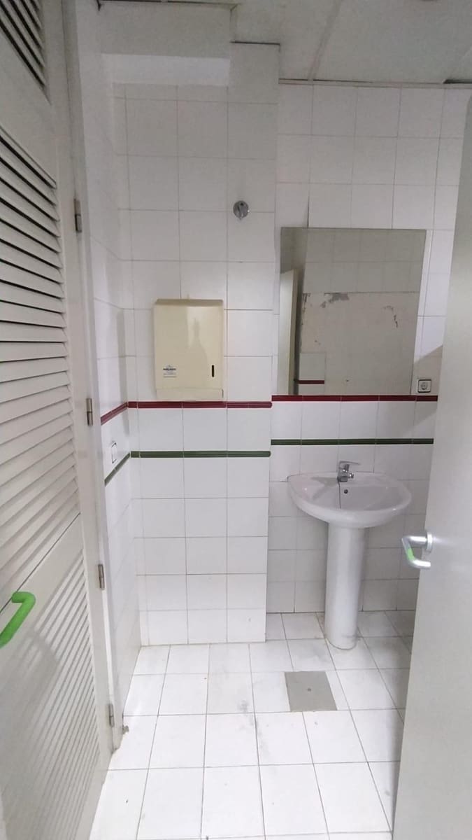 Commerciale da affittare in Malaga citta - 2.500 € (Rif: 9596258)