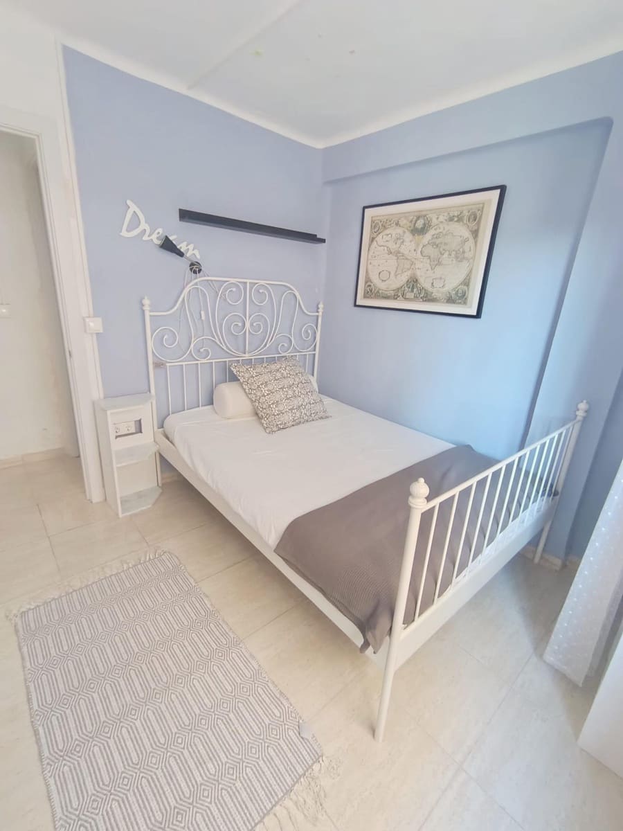 4 camera da letto Appartamento da affittare in Malaga citta - 350 € (Rif: 9596283)