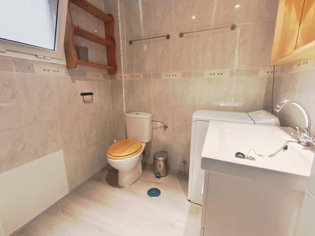 4 quarto Apartamento para arrendar em Málaga cidade - 350 € (Ref: 9596283)
