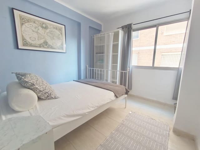 4 quarto Apartamento para arrendar em Málaga cidade - 350 € (Ref: 9596283)