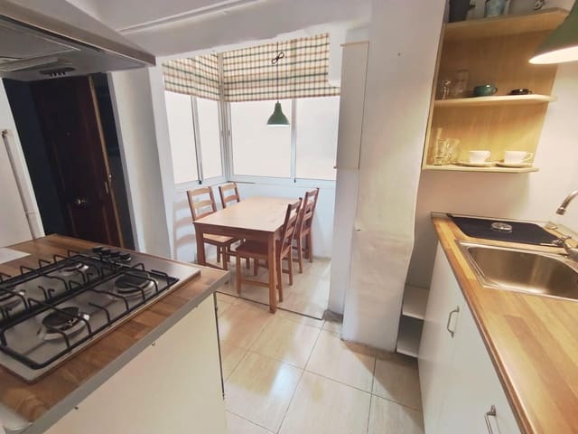 4 quarto Apartamento para arrendar em Málaga cidade - 350 € (Ref: 9596283)
