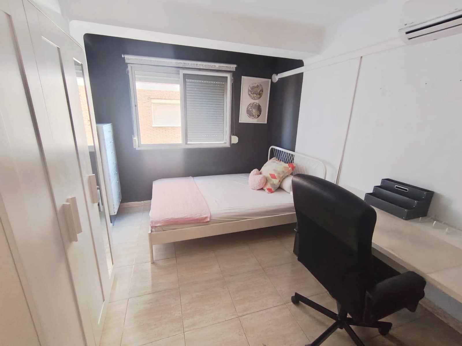 4 camera da letto Appartamento da affittare in Malaga citta - 400 € (Rif: 9596284)