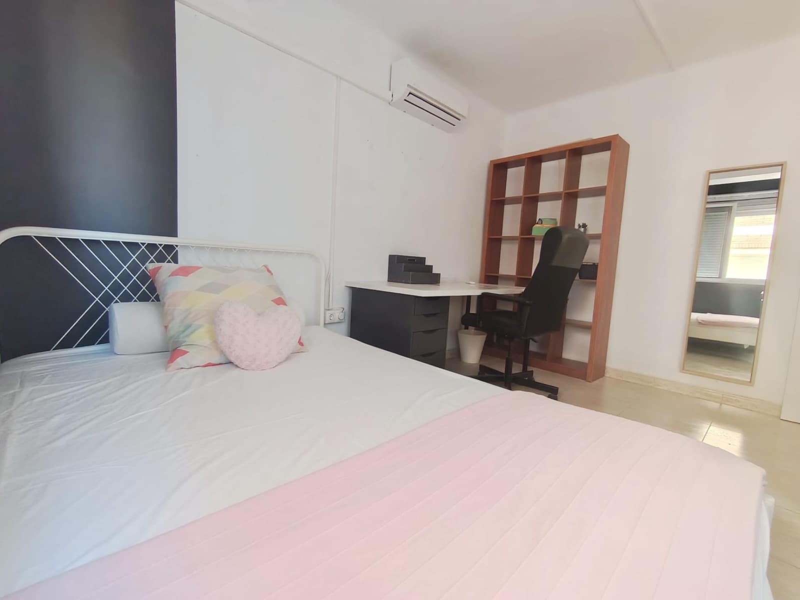 4 camera da letto Appartamento da affittare in Malaga citta - 400 € (Rif: 9596284)