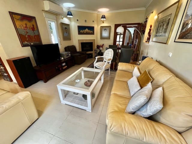 5 soverom Villa til salgs i Churriana, Málaga by med svømmebasseng garasje - € 890 000 (Ref: 9599639)