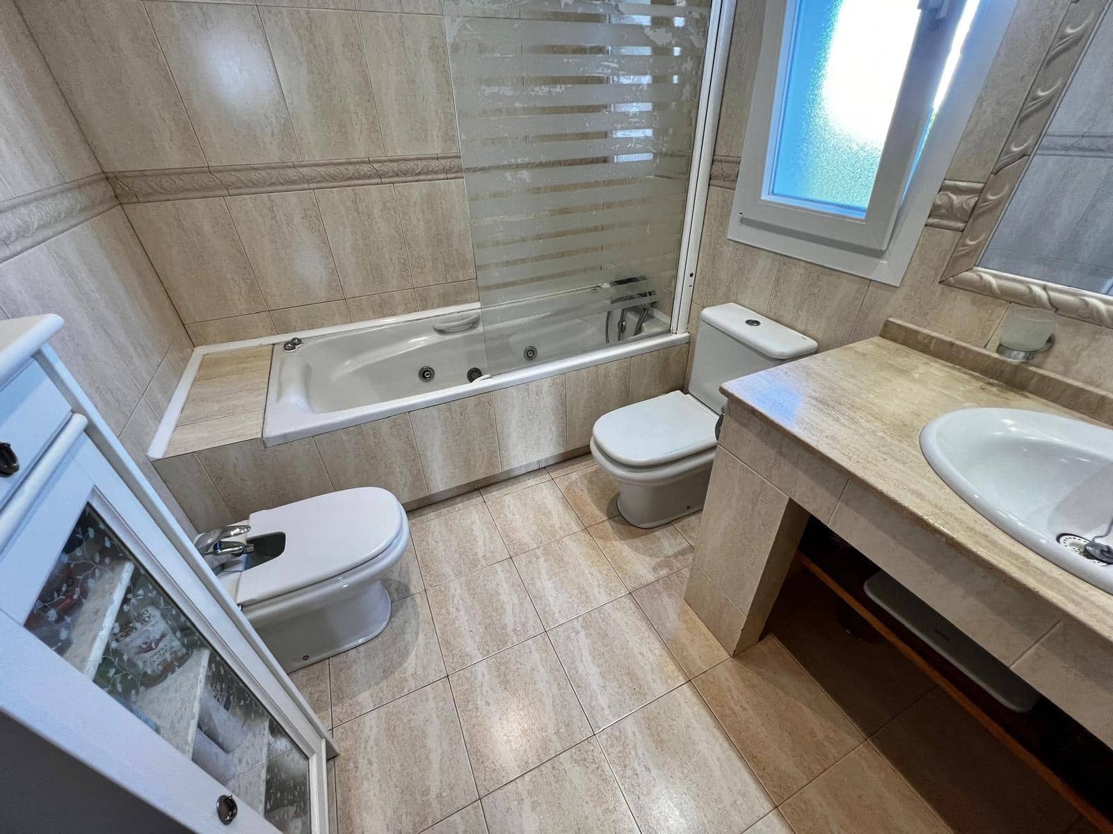 5 bedroom Villa for sale in Churriana with pool garage - € 890,000 (Ref: 9599639)