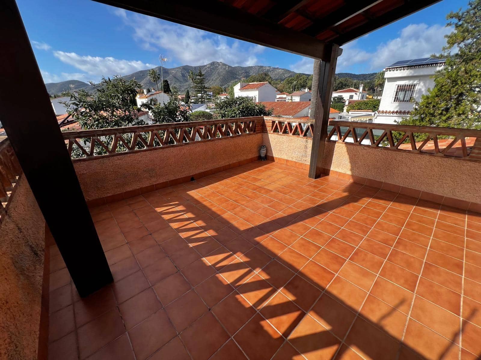 5 bedroom Villa for sale in Churriana with pool garage - € 890,000 (Ref: 9599639)