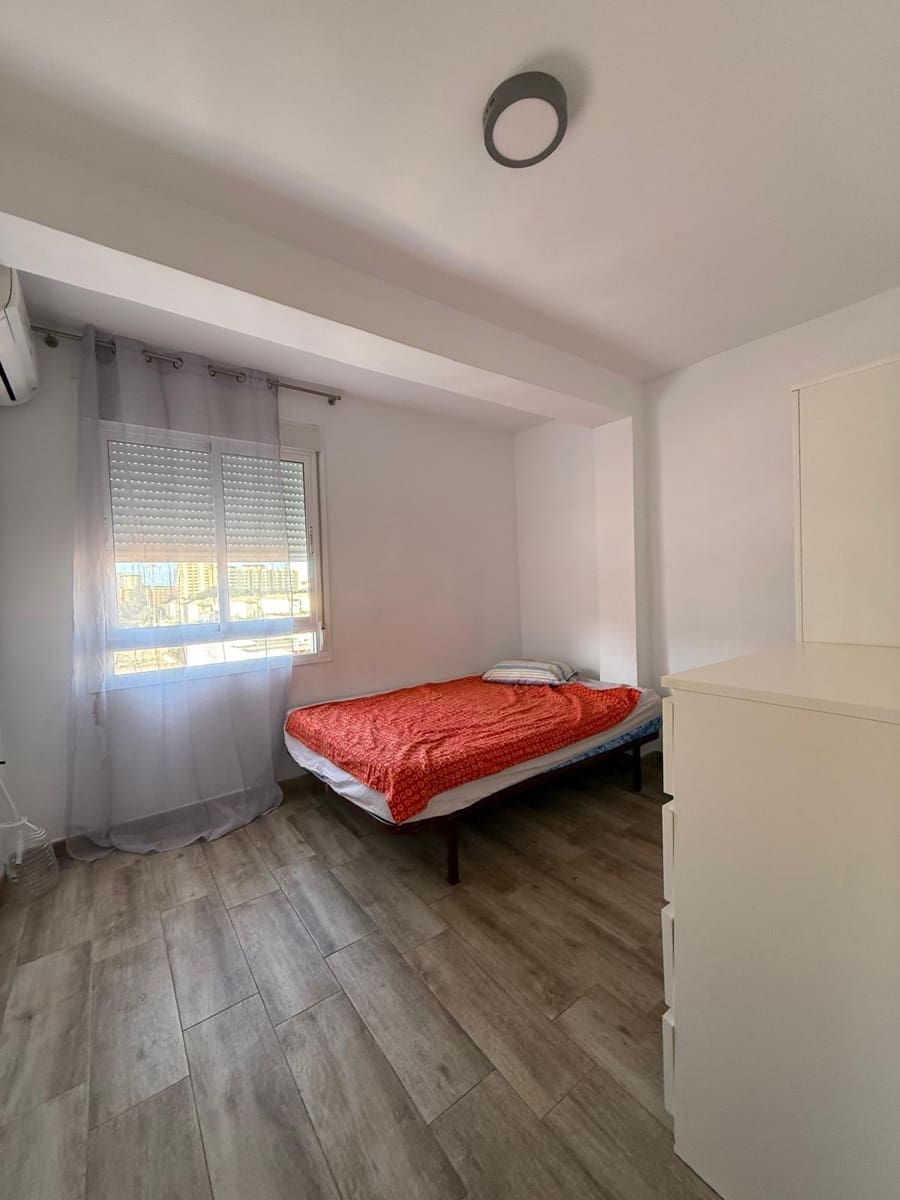 3 Zimmer Wohnung zu vermieten in Malaga Stadt - 1.200 € (Ref: 9601192)