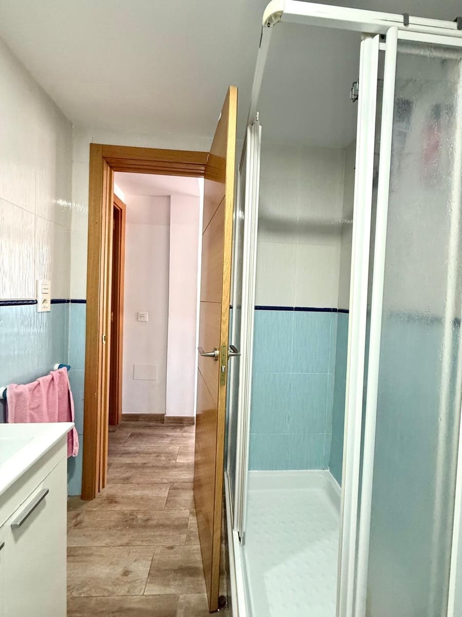 3 Zimmer Wohnung zu vermieten in Malaga Stadt - 1.200 € (Ref: 9601192)