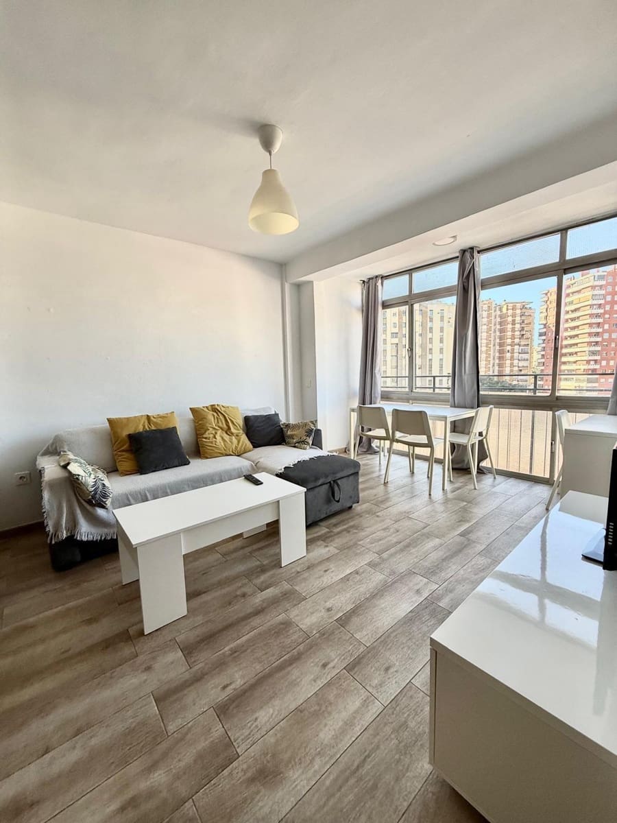 3 Zimmer Wohnung zu vermieten in Malaga Stadt - 1.200 € (Ref: 9601192)