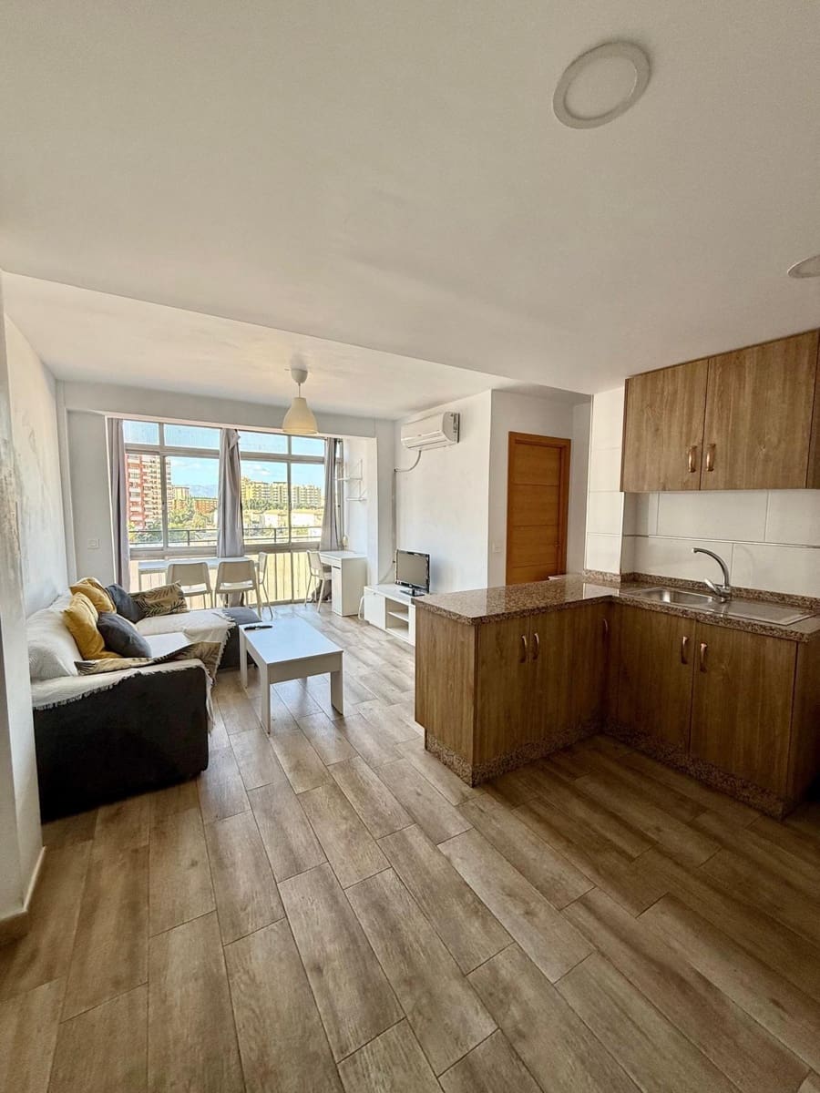 3 Zimmer Wohnung zu vermieten in Malaga Stadt - 1.200 € (Ref: 9601192)