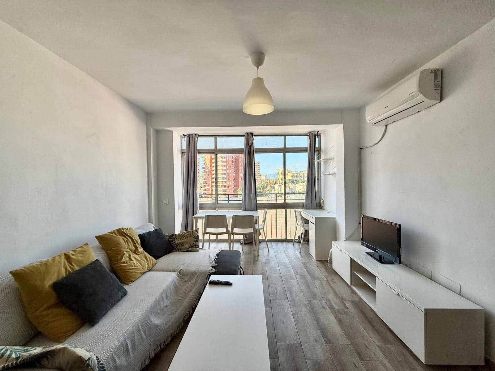 3 Zimmer Wohnung zu vermieten in Malaga Stadt - 1.200 € (Ref: 9601192)