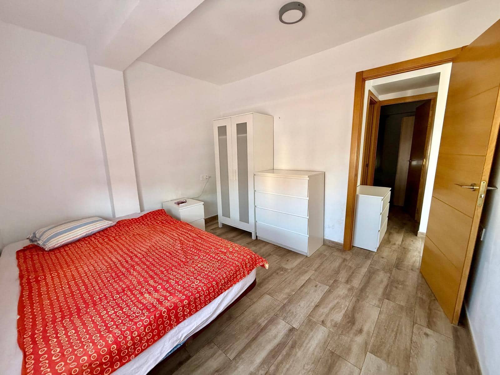 3 Zimmer Wohnung zu vermieten in Malaga Stadt - 1.200 € (Ref: 9601192)