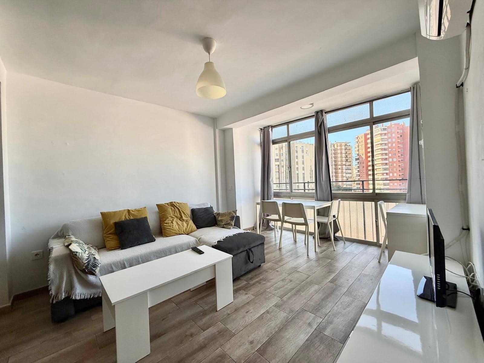 3 Zimmer Wohnung zu vermieten in Malaga Stadt - 1.200 € (Ref: 9601192)