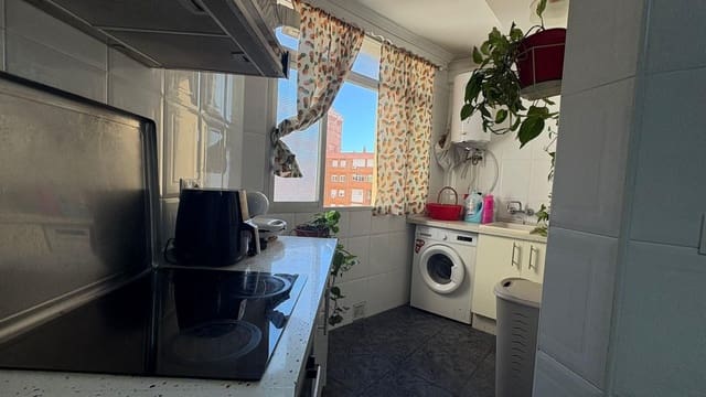 3 soveværelse Lejlighed til salg i Carretera de Cadiz, Málaga by - € 260.000 (Ref: 9608157)