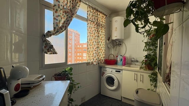 3 soveværelse Lejlighed til salg i Carretera de Cadiz, Málaga by - € 260.000 (Ref: 9608157)