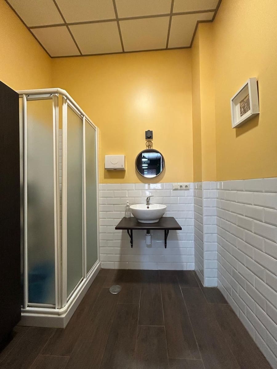 Kaupallinen myytävänä paikassa Malaga kaupunki - 76 000 € (Ref: 9608159)