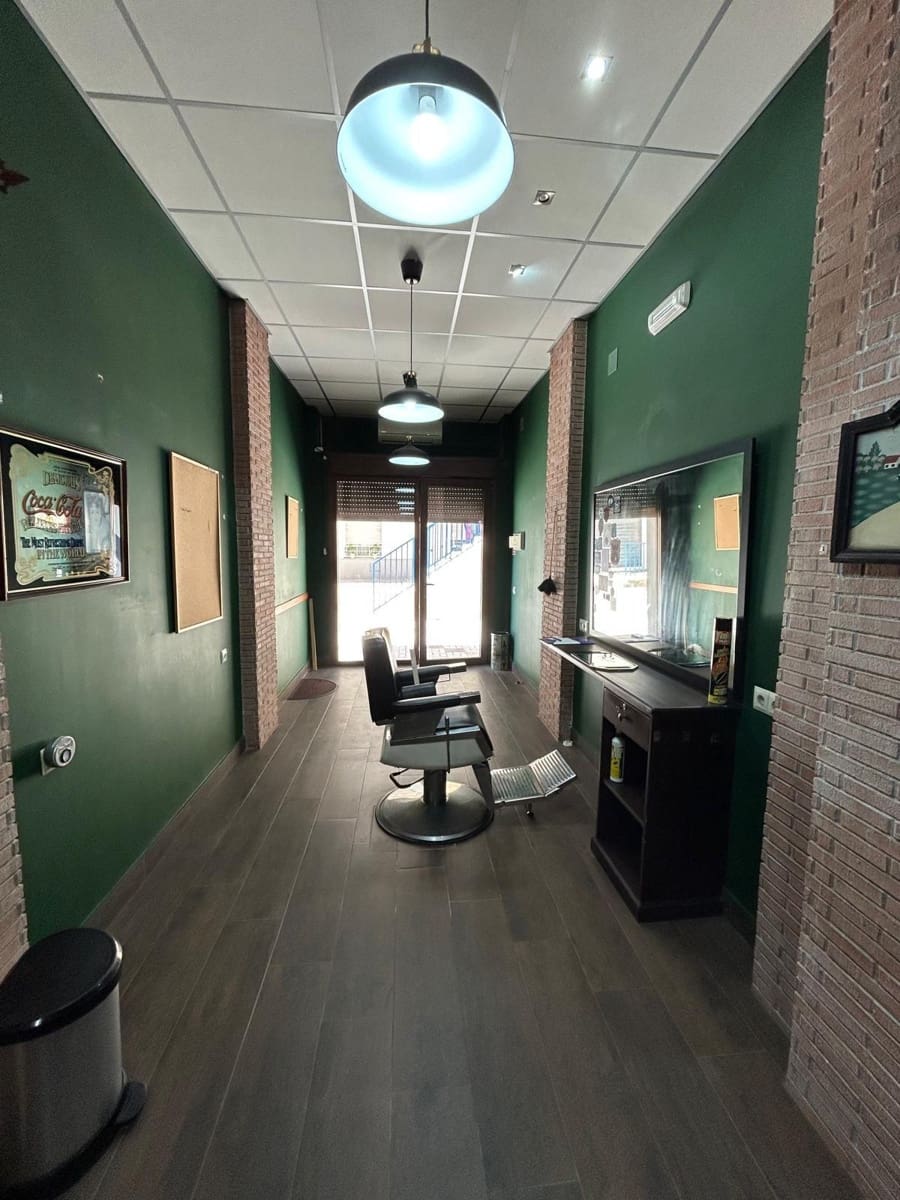 Kaupallinen myytävänä paikassa Malaga kaupunki - 76 000 € (Ref: 9608159)