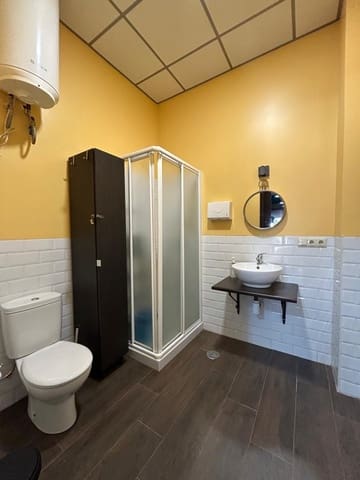 Kaupallinen myytävänä paikassa Málaga kaupunki - 76 000 € (Ref: 9608159)