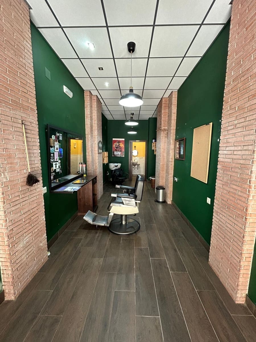 Kaupallinen myytävänä paikassa Malaga kaupunki - 76 000 € (Ref: 9608159)