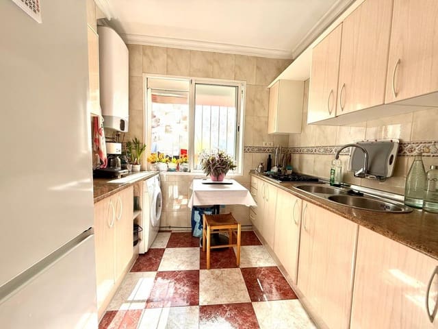 3 makuuhuone Asunto myytävänä paikassa Cruz de Humilladero, Málaga kaupunki - 216 000 € (Ref: 9615632)