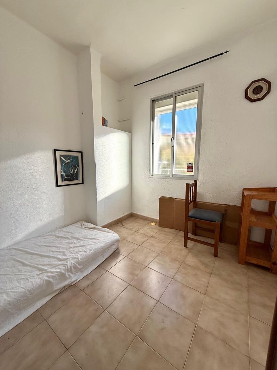 Piso de 4 habitaciones en Málaga ciudad en venta - 230.000 € (Ref: 9619374)