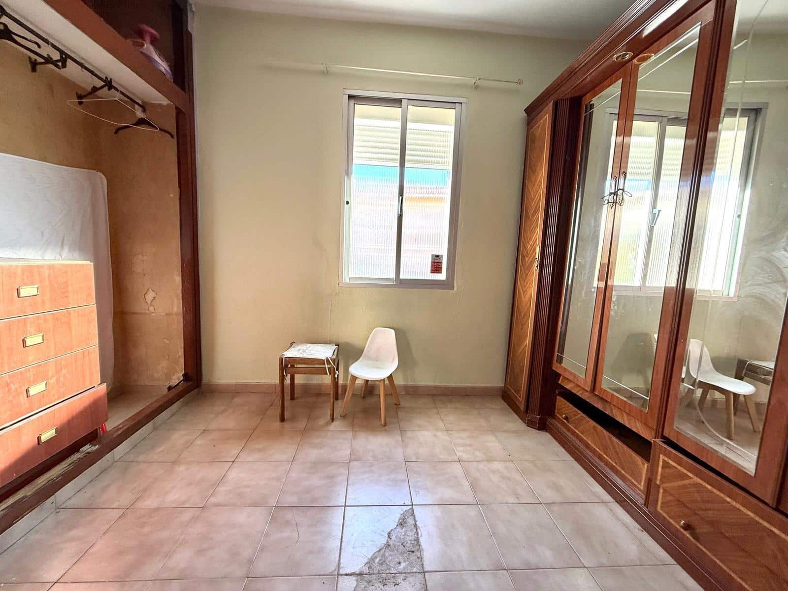 Piso de 4 habitaciones en Málaga ciudad en venta - 230.000 € (Ref: 9619374)