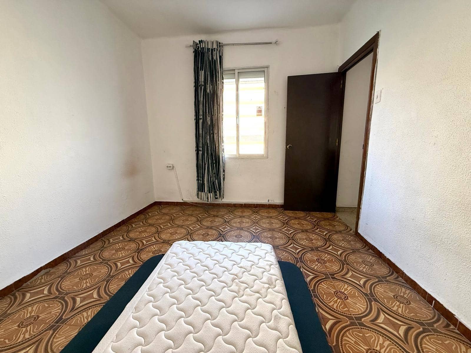 Piso de 4 habitaciones en Málaga ciudad en venta - 230.000 € (Ref: 9619374)