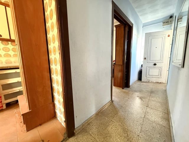 Piso de 4 habitaciones en Cruz de Humilladero, Málaga ciudad en venta - 230.000 € (Ref: 9619374)