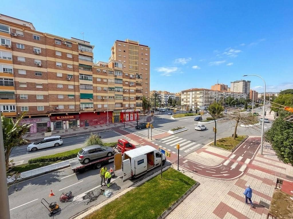 3 bedroom Flat for sale in Malaga city - € 219,000 (Ref: 9619374)