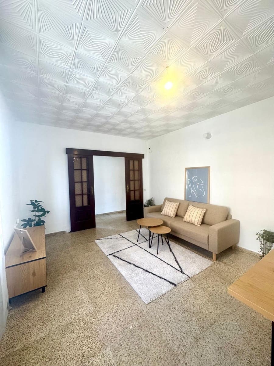 3 bedroom Flat for sale in Malaga city - € 219,000 (Ref: 9619374)