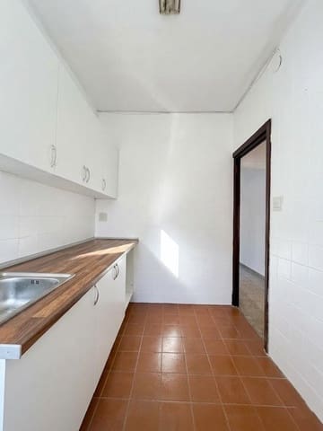 3 slaapkamer Flat te koop in Cruz de Humilladero, Málaga stad - € 219.000 (Ref: 9619374)