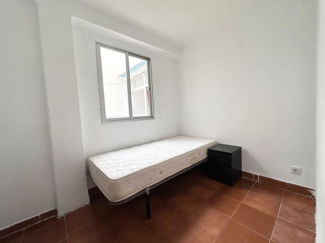 3 bedroom Flat for sale in Málaga city - € 230,000 (Ref: 9625787)