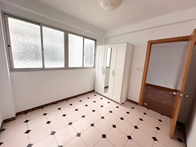 3 bedroom Flat for sale in Málaga city - € 230,000 (Ref: 9625787)