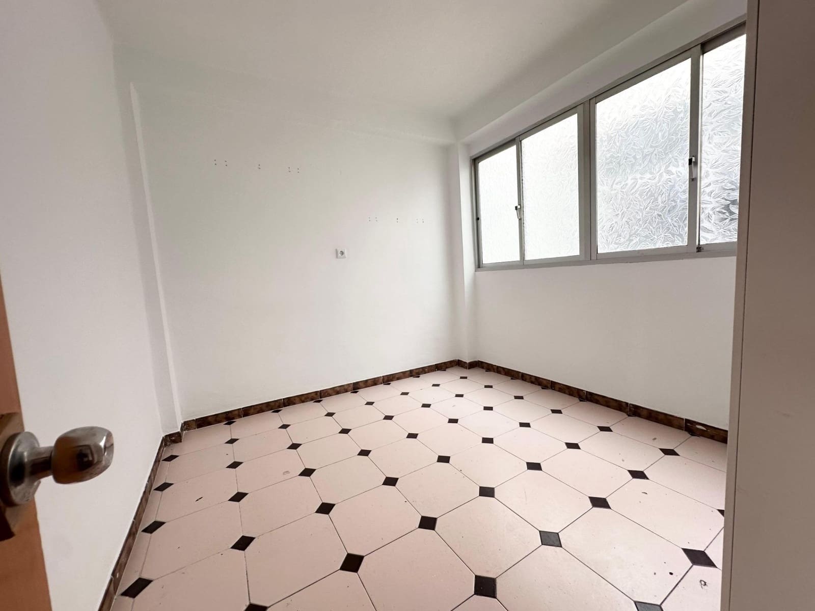 3 bedroom Flat for sale in Malaga city - € 230,000 (Ref: 9625787)